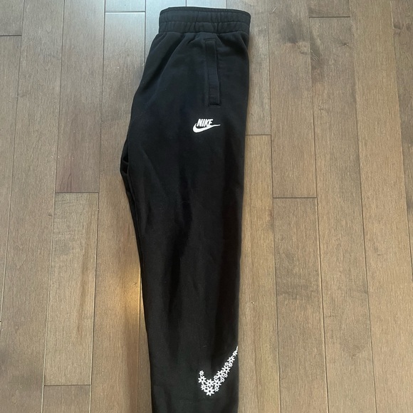 NWOT - Nike joggers - Picture 1 of 4